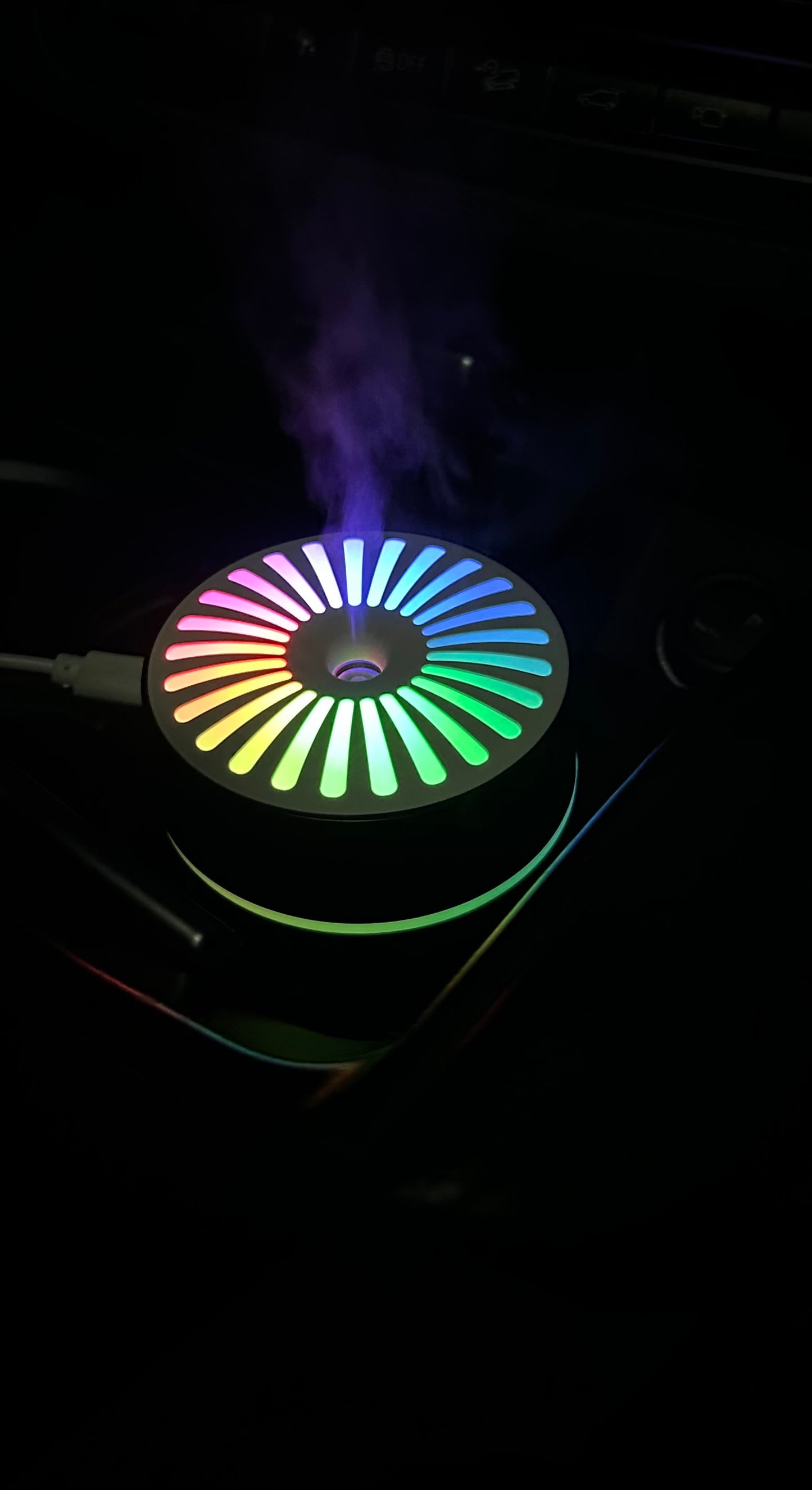 Mini Car Humidifier – USB Cool Mist with Colour-Changing Light (300ml)